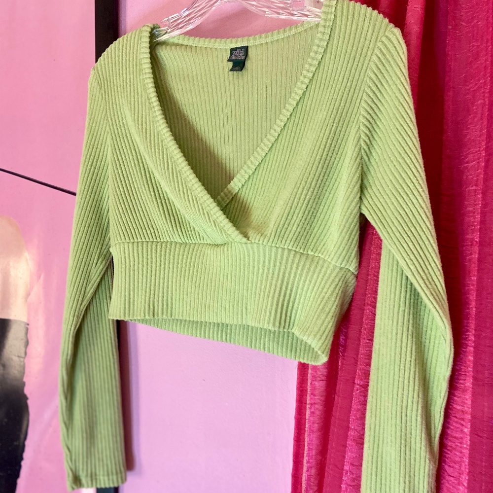 Wild Fable Cropped Plunge Neck Ribbed Long-Sleeve Green Blouse Women’s Medium